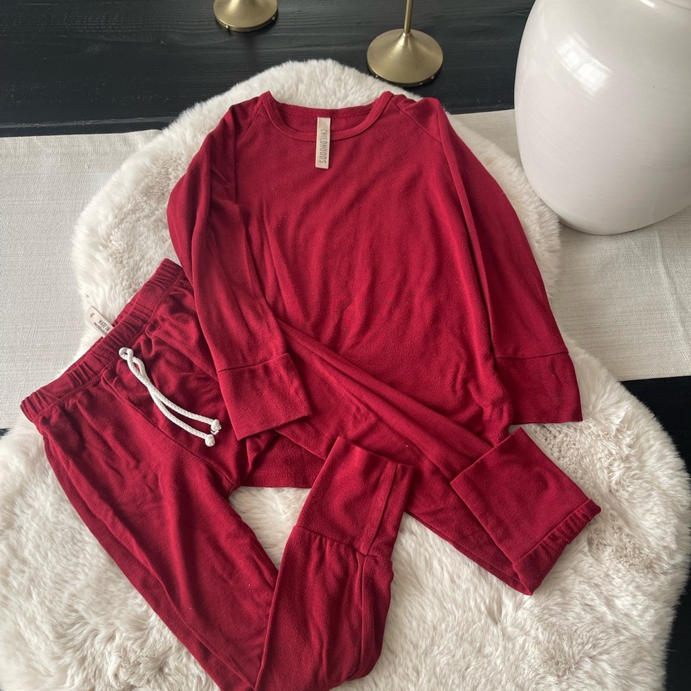 Childshood maroon set sz 4t pants and top